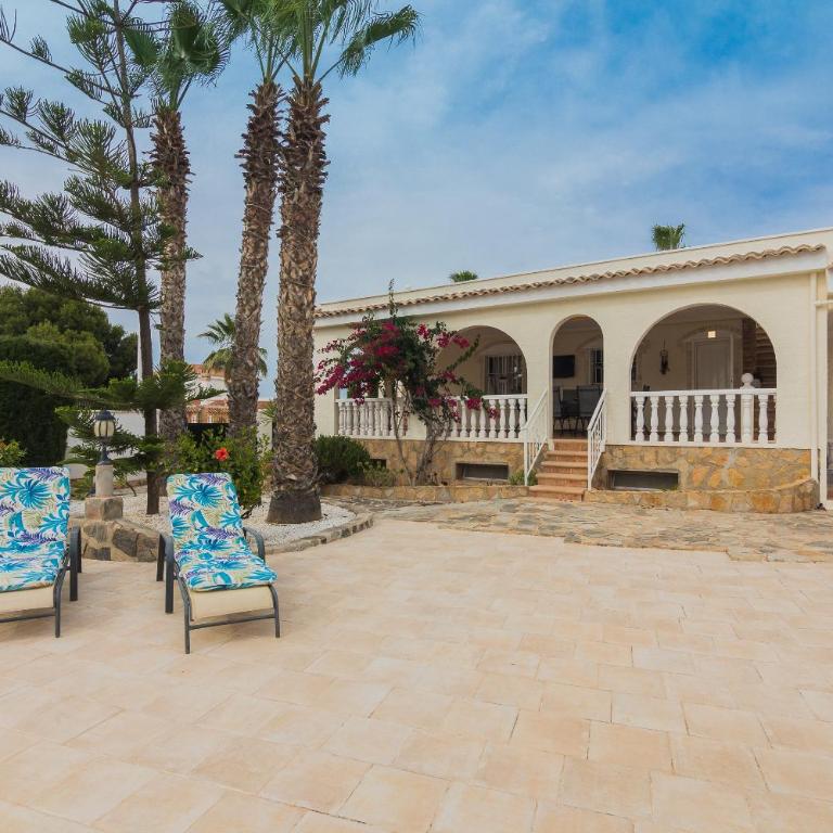 Casa Blanca la Villa Grande - SWIMMING POOL - JACUZZI XXL - BEACH 2,4km - AIRPORT 9 km - CENTER 0,8km - Villa - 14