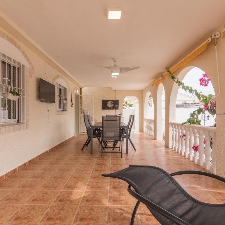 Casa Blanca la Villa Grande - SWIMMING POOL - JACUZZI XXL - BEACH 2,4km - AIRPORT 9 km - CENTER 0,8km - Villa - 18