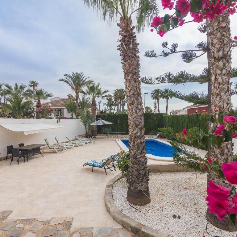Casa Blanca la Villa Grande - SWIMMING POOL - JACUZZI XXL - BEACH 2,4km - AIRPORT 9 km - CENTER 0,8km - Villa - 8