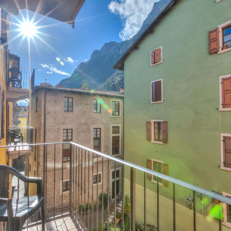 Casa Alpino - One Bedroom Apartment with Balcony 1 - 10