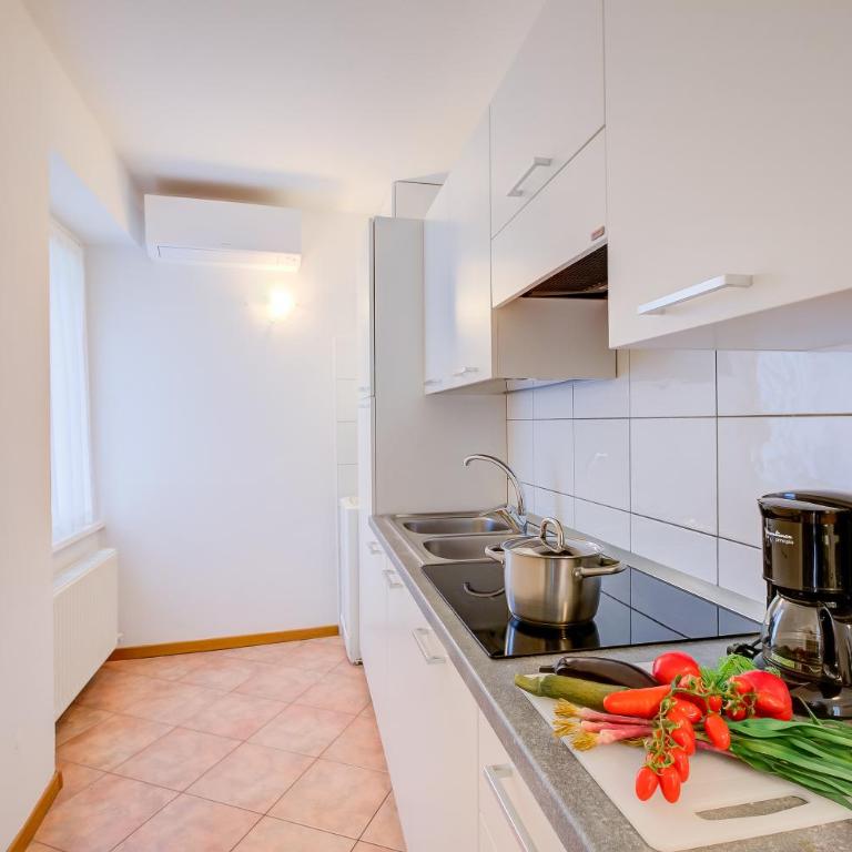 Casa Alpino - One Bedroom Apartment with Balcony 2 - 3