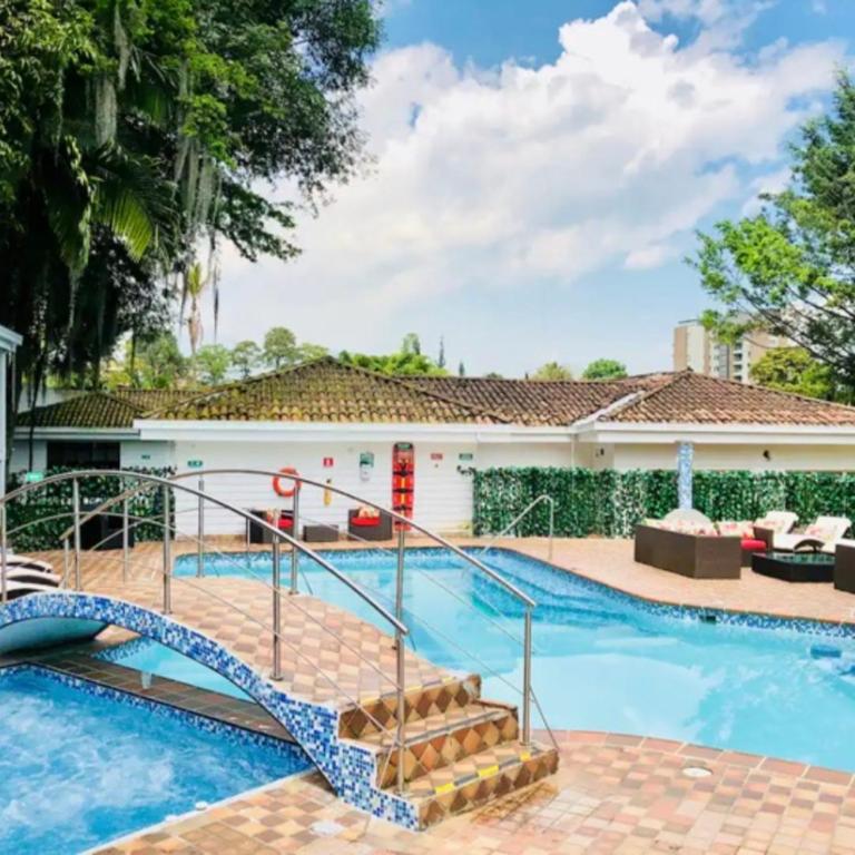 POBLADO TROPICAL 13 BEDROOM MANSION POOL JACUZZI AC BUTLER 5 MINUTES TO LLERAS - Villa Deluxe - 42