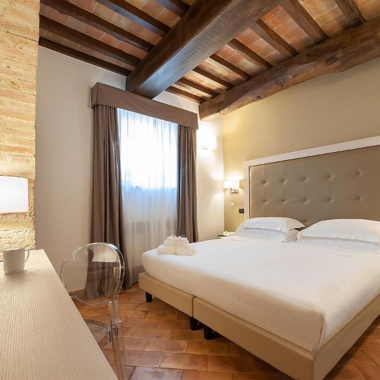 Relais Dell'Olmo - Camera Matrimoniale/Doppia con Letti Singoli - 1