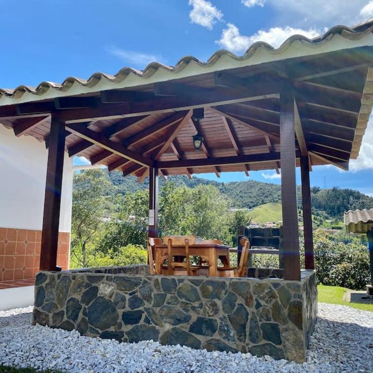 Acogedora casa de campo con excelente ubicación - Chalet - 50
