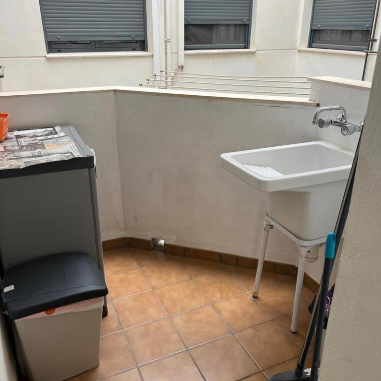 BioHomeValencia - Three-Bedroom Apartment - 15