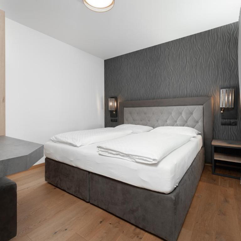A Casa Elements - Three-Bedroom Apartment - 11