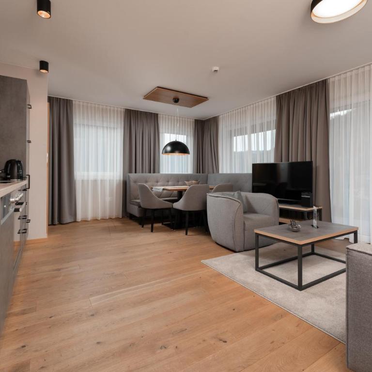 A Casa Elements - Three-Bedroom Apartment - 18