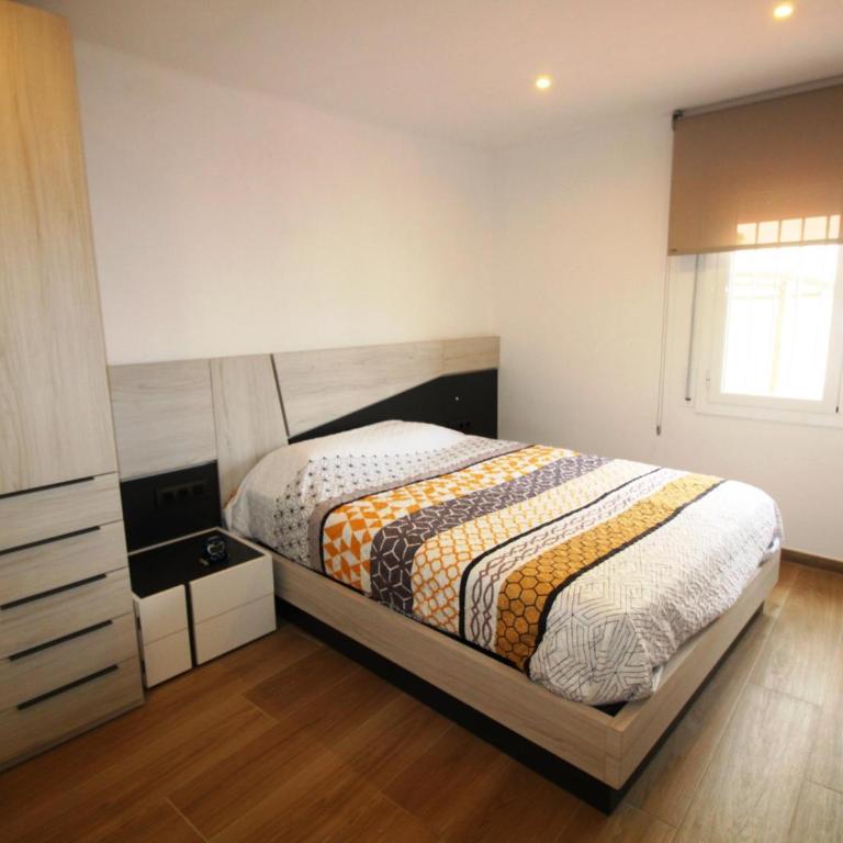 Apartamento moderno y renovado a 50m de la playa en Llançà, con 3 habitaciones y balcón - ES-228-68 - Apartamento - 10