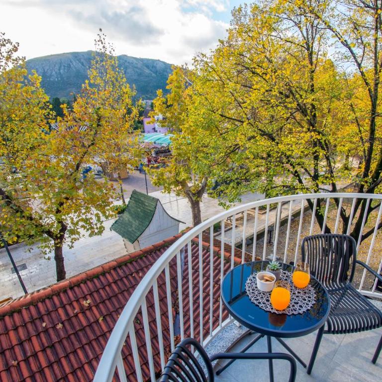 Maxim Apartments - Apartment with Balcony - 3