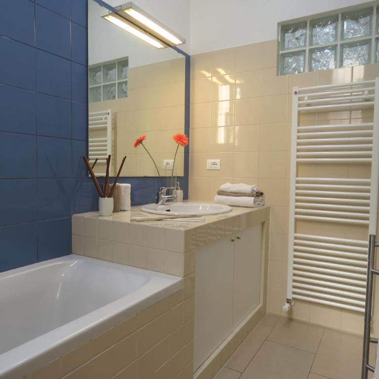 Santa Croce Apartments - Santa Croce Three-Bedroom Apartment - 5