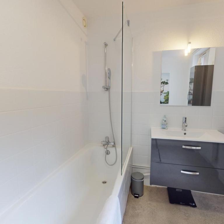 Au bord de l’eau - One-Bedroom Apartment - 19