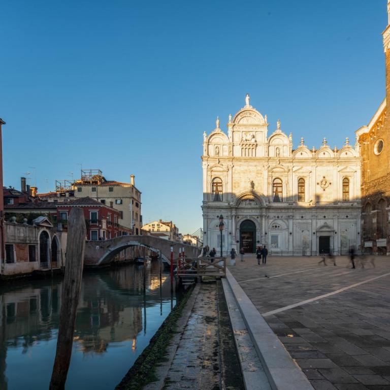 Miracoli Apartment with View on the Canal R&R - Two-Bedroom Apartment - 24
