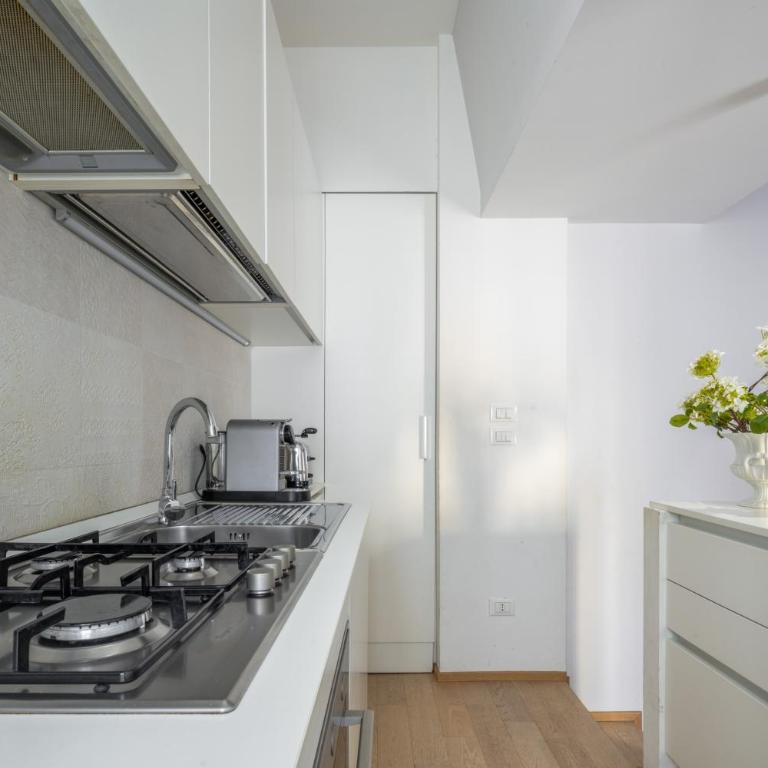 Miracoli Apartment with View on the Canal R&R - Two-Bedroom Apartment - 15