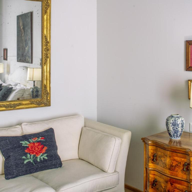 Miracoli Apartment with View on the Canal R&R - Two-Bedroom Apartment - 25