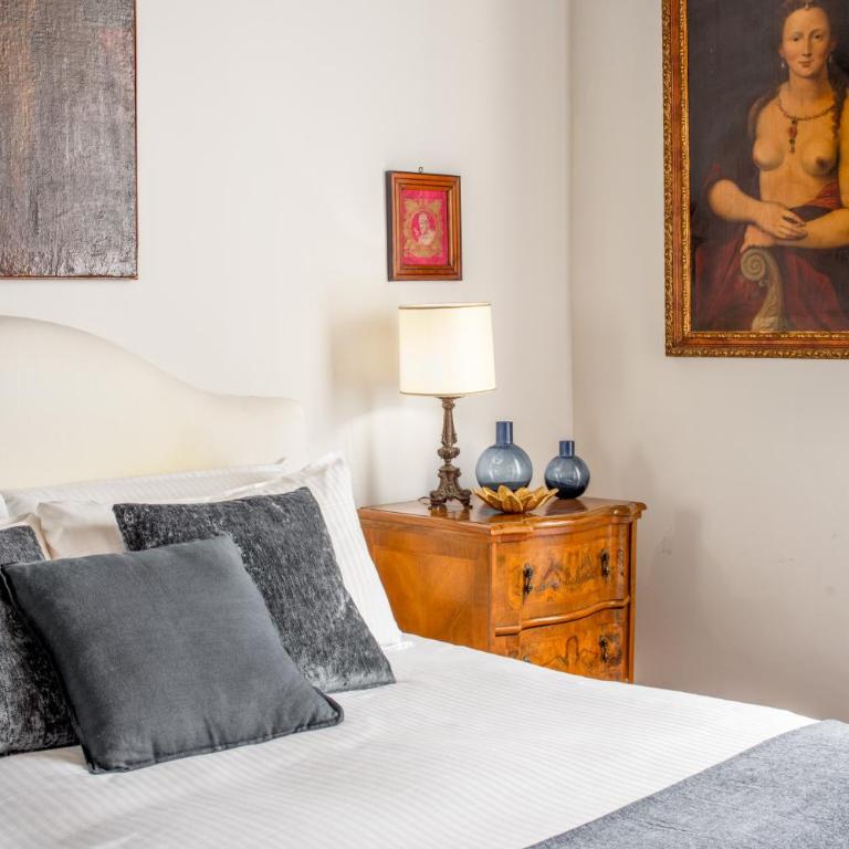 Miracoli Apartment with View on the Canal R&R - Two-Bedroom Apartment - 20