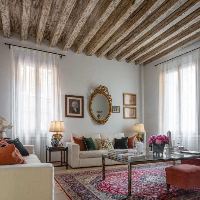 Miracoli Apartment with View on the Canal R&R - Two-Bedroom Apartment - 2