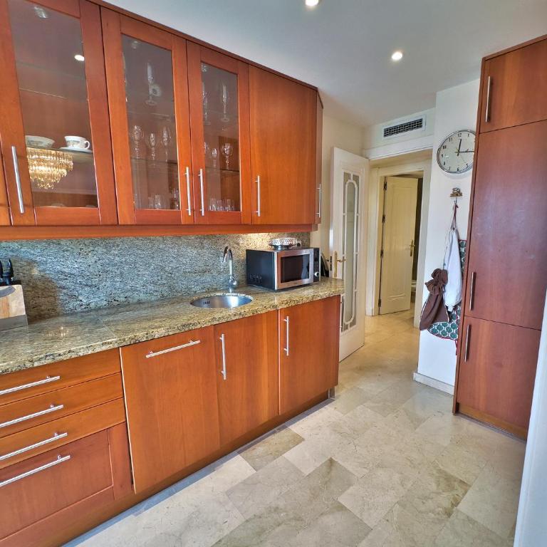 PM 1-7A. Spacious Two Bedroom Apartment in Marbella Centre. - Apartamento de 2 dormitorios - 9