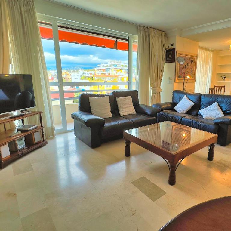 PM 1-7A. Spacious Two Bedroom Apartment in Marbella Centre. - Apartamento de 2 dormitorios - 3