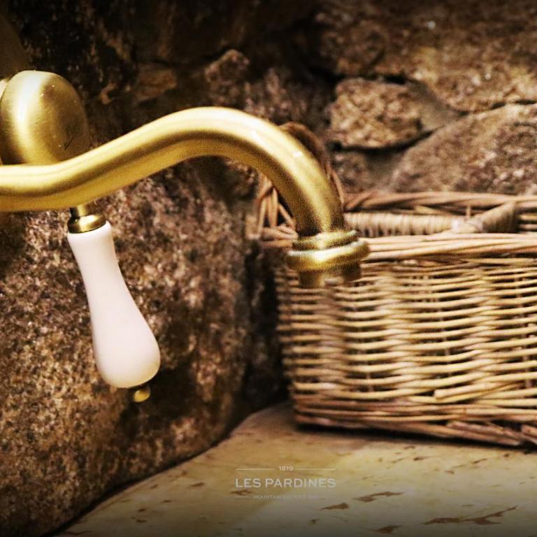 Les Pardines 1819 Mountain suites & SPA - Chalet - 10