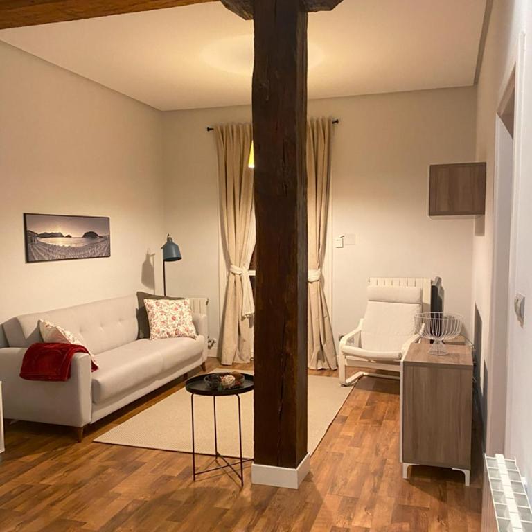 Bailén Vivienda Turística reformada - Two-Bedroom Apartment - 2
