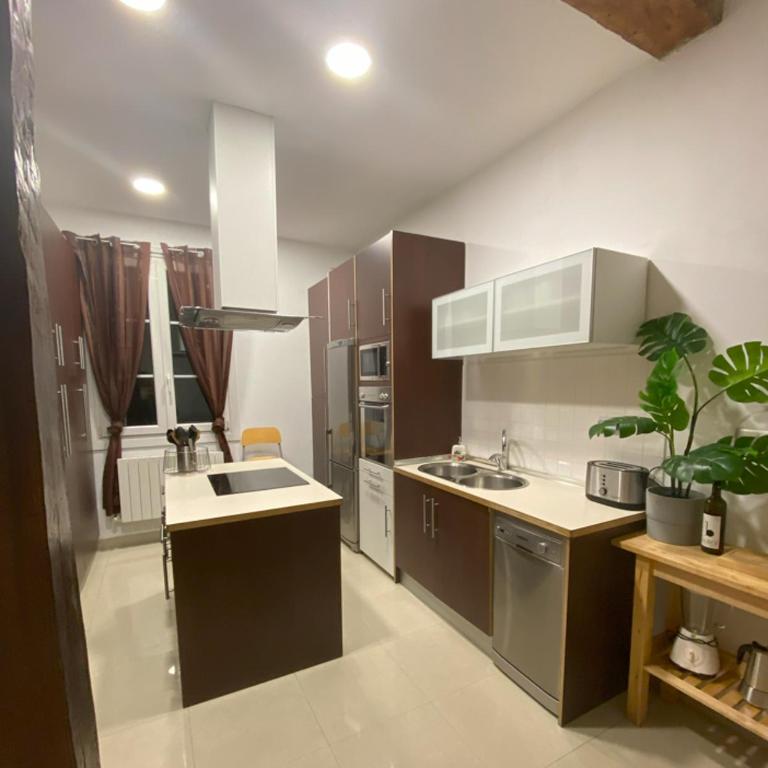 Bailén Vivienda Turística reformada - Two-Bedroom Apartment - 7