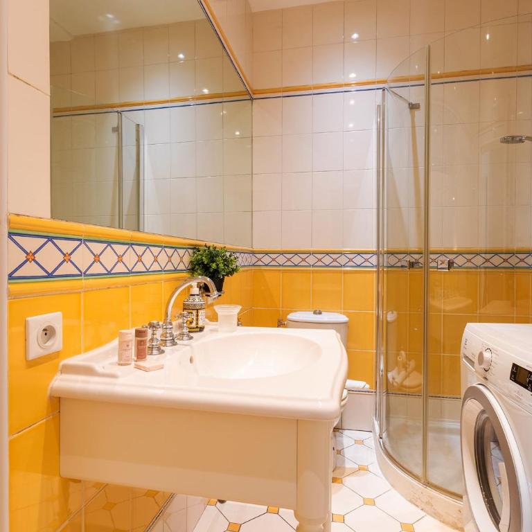 VOLTI ON THE BAY AP4386 By Riviera Holiday Homes - Appartement - Vue sur Mer - 16