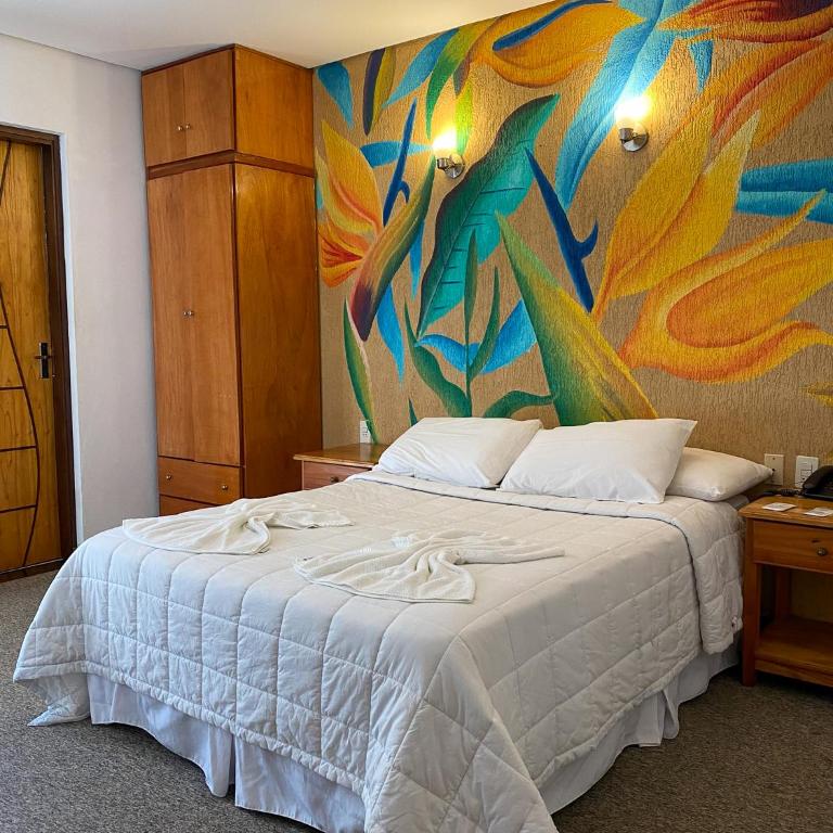 Los Lagos Resort Hotel - King Room with Lake View - 4