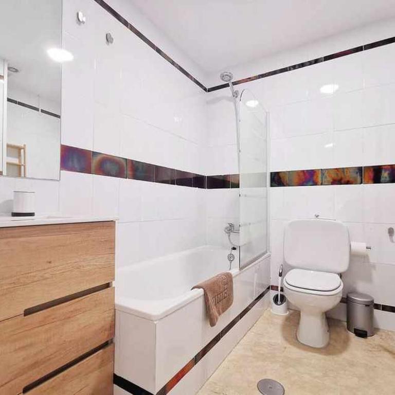 Marbella centro playa by Houselogy - One-Bedroom Apartment - 3