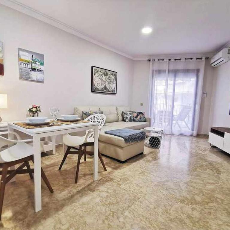 Marbella centro playa by Houselogy - One-Bedroom Apartment - 10