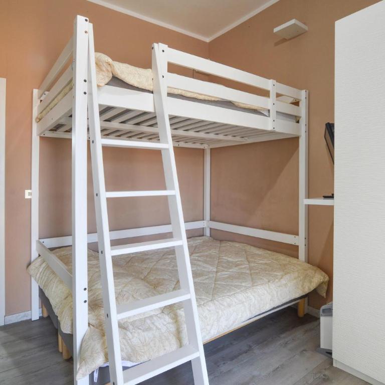 Stunning Apartment In Varazze With Wifi - One-Bedroom Apartment - 4