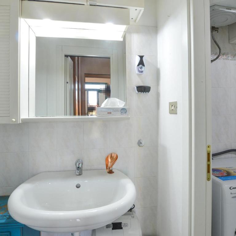 Stunning Apartment In Varazze With Wifi - One-Bedroom Apartment - 13
