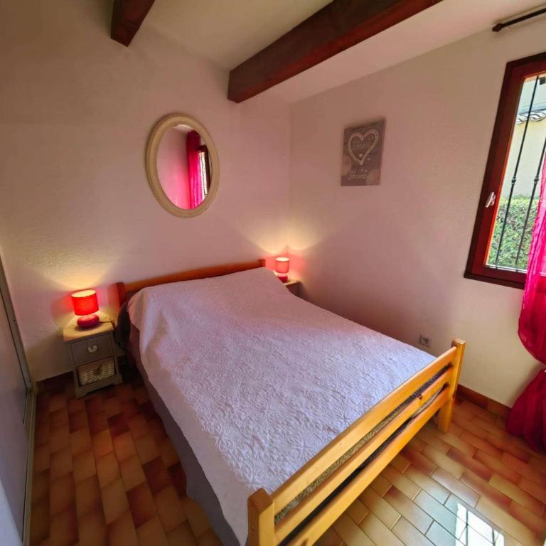 Villa mitoyenne climatisée avec piscine et parking pour 6 pers - FR-1-607-123 - Villa - 10