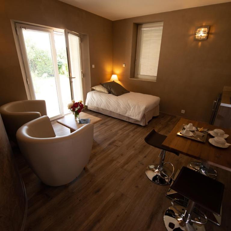 Hôtel et SPA des sources du gros noyer - Deluxe Dreibettzimmer - 7