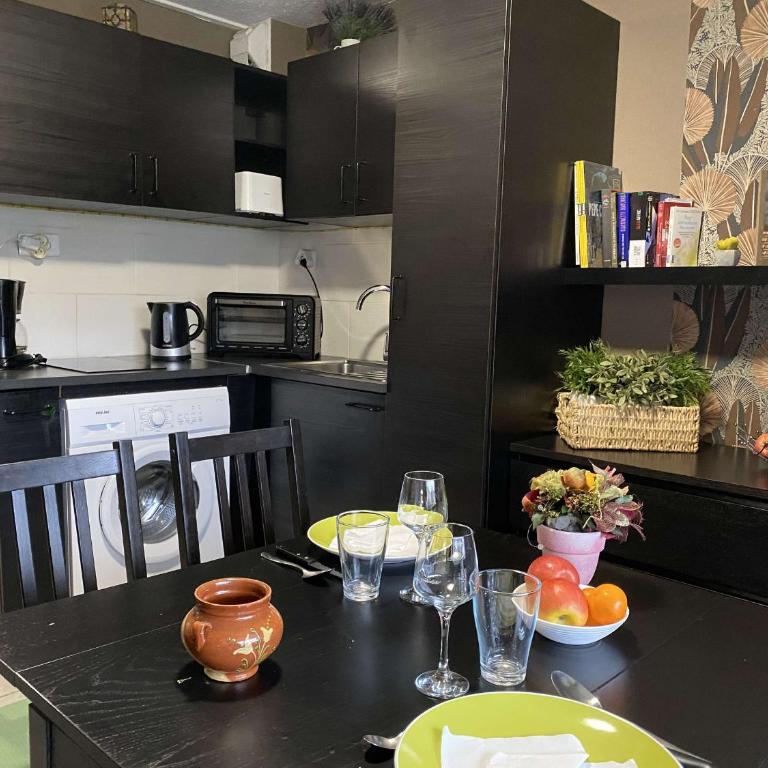Charmant T2 rénové avec clim, WiFi et parking à 15 min des Thermes de Balaruc-les-Bains - FR-1-553-229 - Apartment - 2