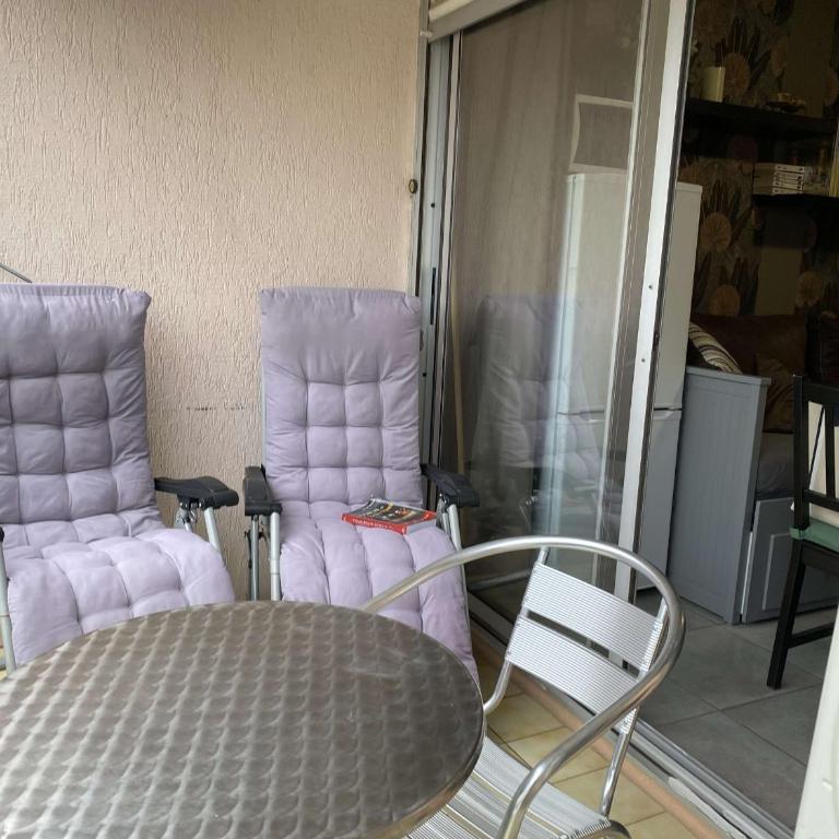 Charmant T2 rénové avec clim, WiFi et parking à 15 min des Thermes de Balaruc-les-Bains - FR-1-553-229 - Apartment - 8