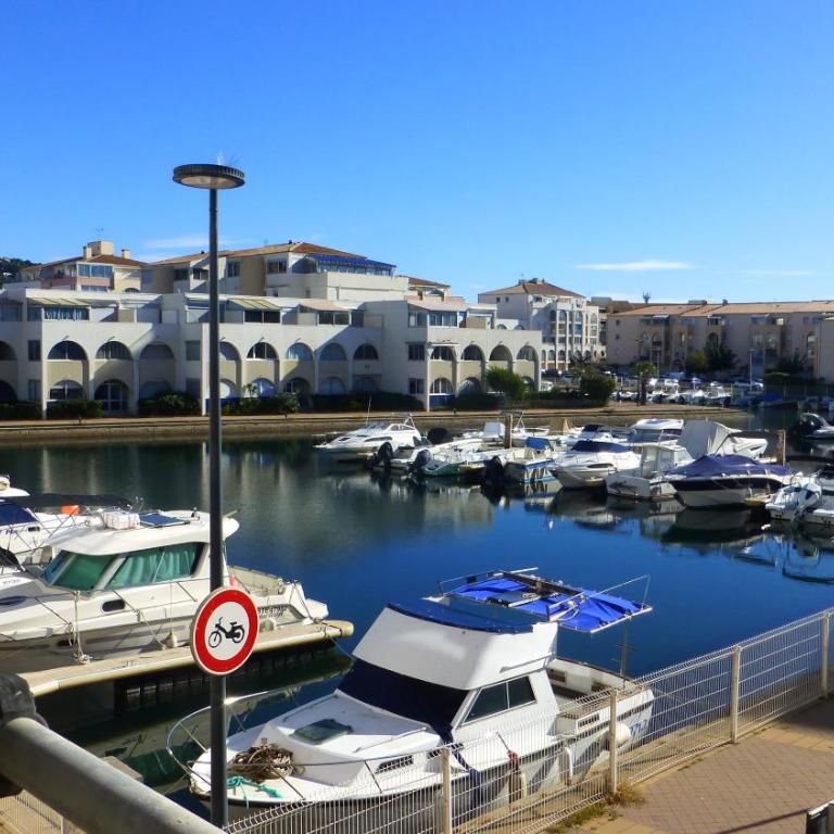 Sète Marina des Quilles, grand T2 climatisé, proche plage, parking privé - Appartement 1 Chambre - 10
