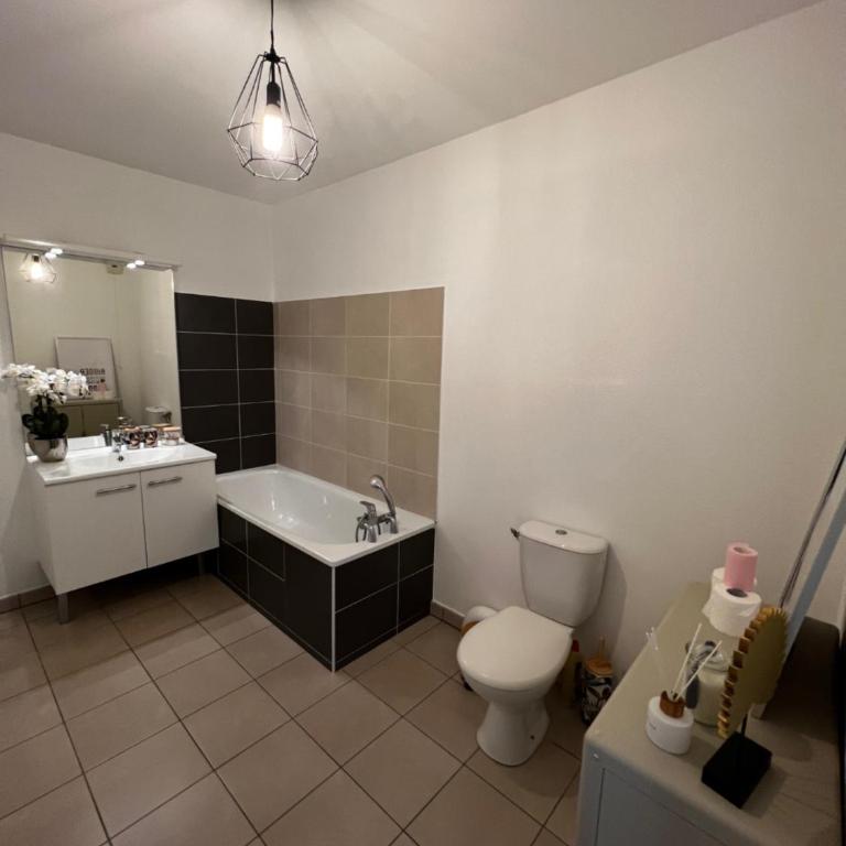 Agatha : ACCES FACILE GARE PARDIEU / EUREXPO / AEROPORT / GROUPAMA STADIUM - Apartment mit 1 Schlafzimmer - 12