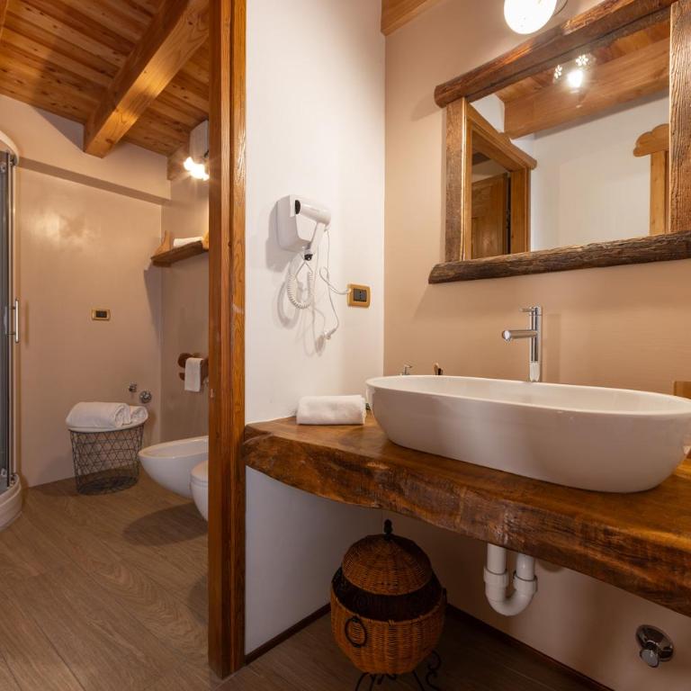 Chalet d'Aoste - Camera Matrimoniale con Bagno Privato - 12