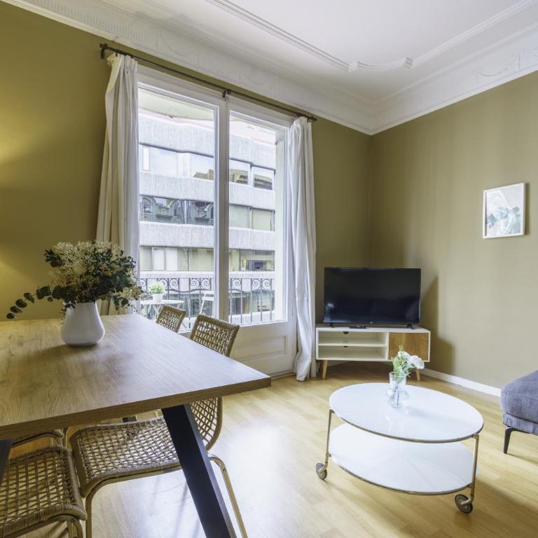 Ola Living Diagonal II Apartments - Deluxe Apartment - 1