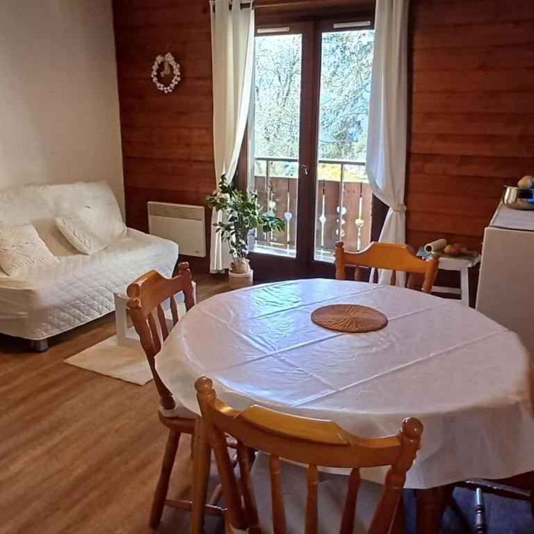 Appartement 2 Pièces, 5 Pers, Proche Télésiège, Balcon - FR-1-676-64 - Appartement - 4