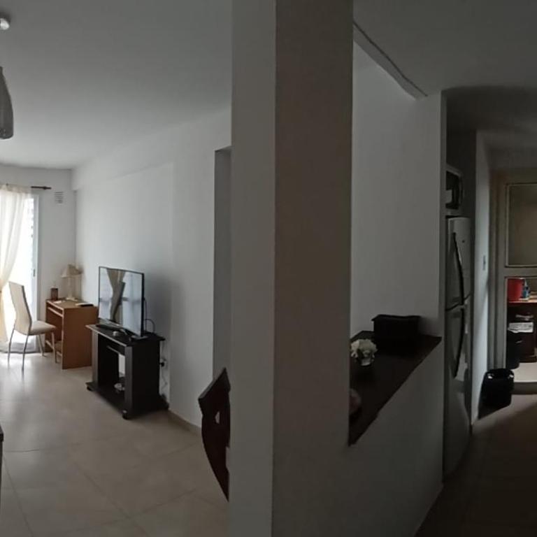 DEPTO 2 Y 62 CON COCHERA PROPIA - Apartamento de 1 dormitorio - 12