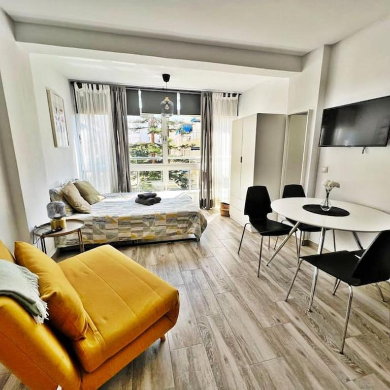 Céntrico y nuevo estudio fuengirola - Estudio Superior - 1