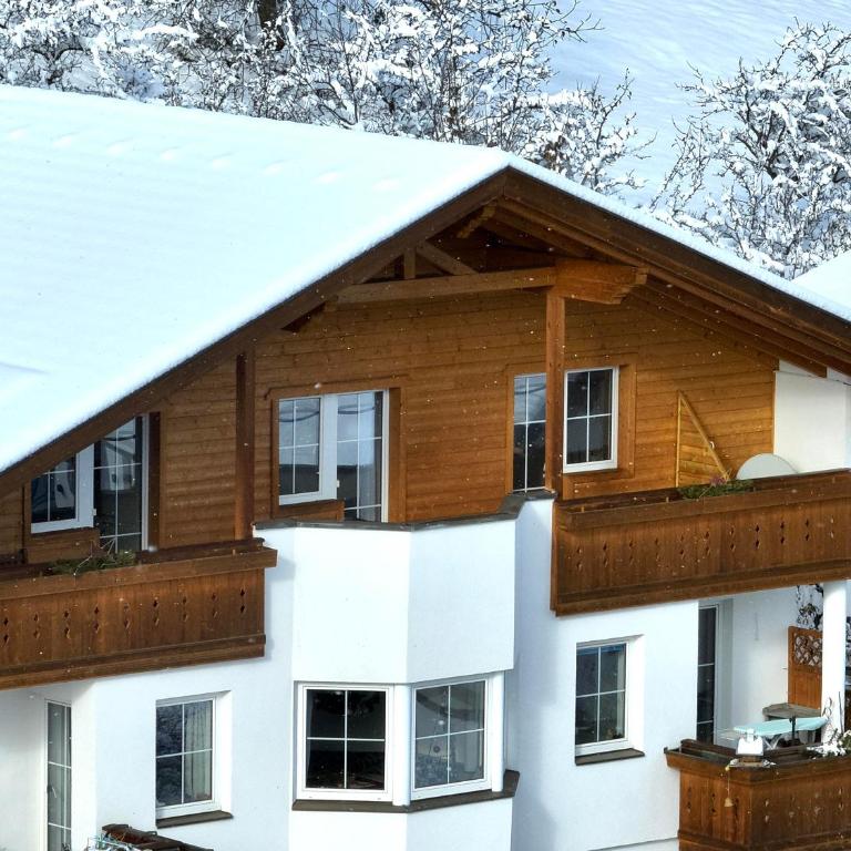 Landhaus Alpenzeit - Apartment mit 3 Schlafzimmern und Dusche - 56