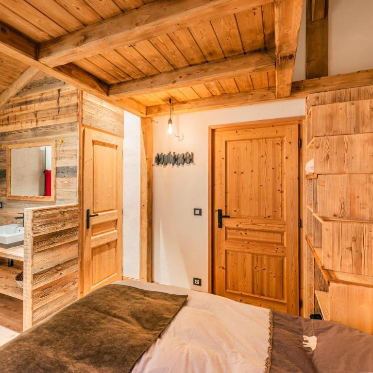 Chalet savoyard d'exception avec piscine chauffée - Chalet - 35