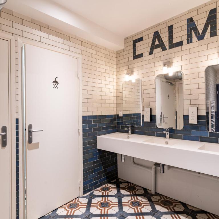 CALM Appart' & Hostel - Lit dans Dortoir pour Femmes de 6 Lits - 12
