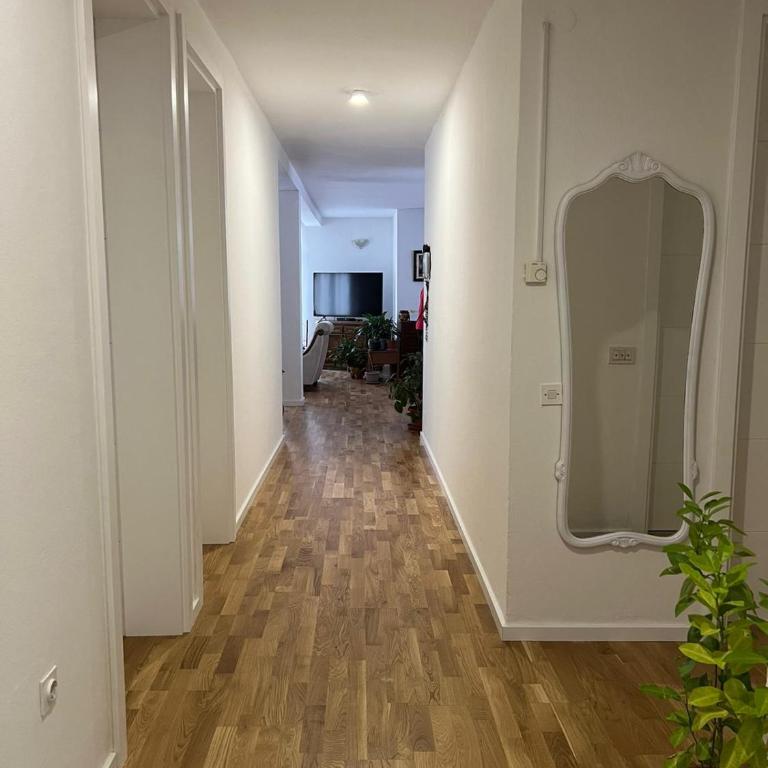 Apartment Comfy Home - Two-Bedroom Apartment with Balcony - 1