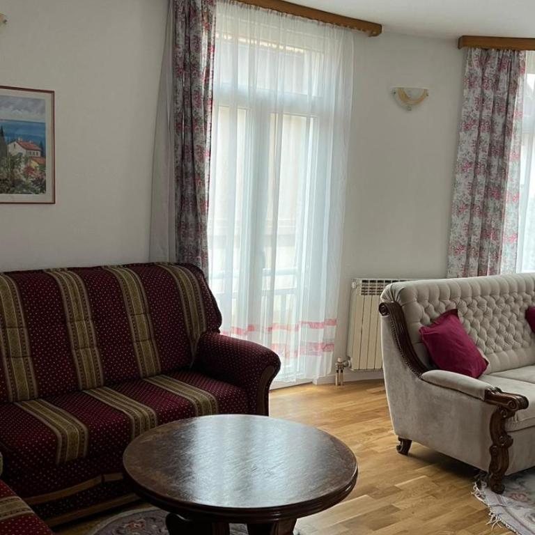 Apartment Comfy Home - Two-Bedroom Apartment with Balcony - 17