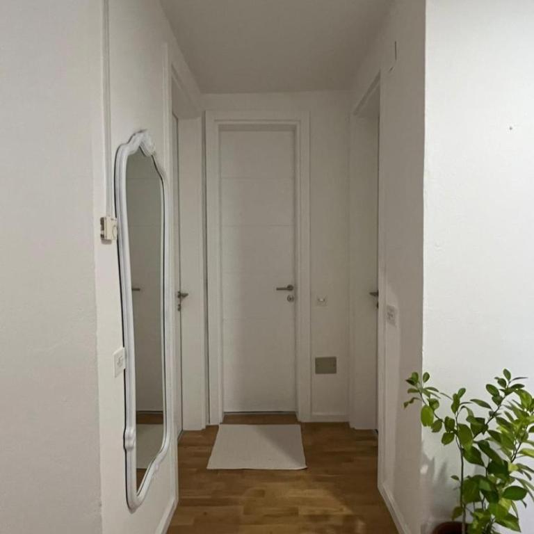 Apartment Comfy Home - Two-Bedroom Apartment with Balcony - 23