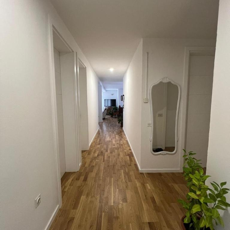 Apartment Comfy Home - Two-Bedroom Apartment with Balcony - 21