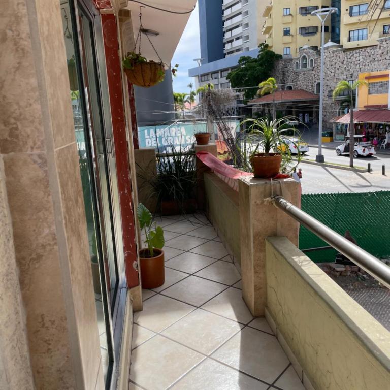 Departamento en Zona Dorada - One-Bedroom Apartment - 4